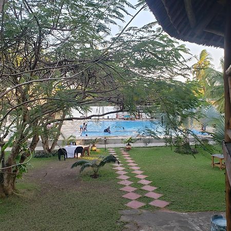 דאר א-סאלאם Kwa Mama Village Beach Resort מראה חיצוני תמונה