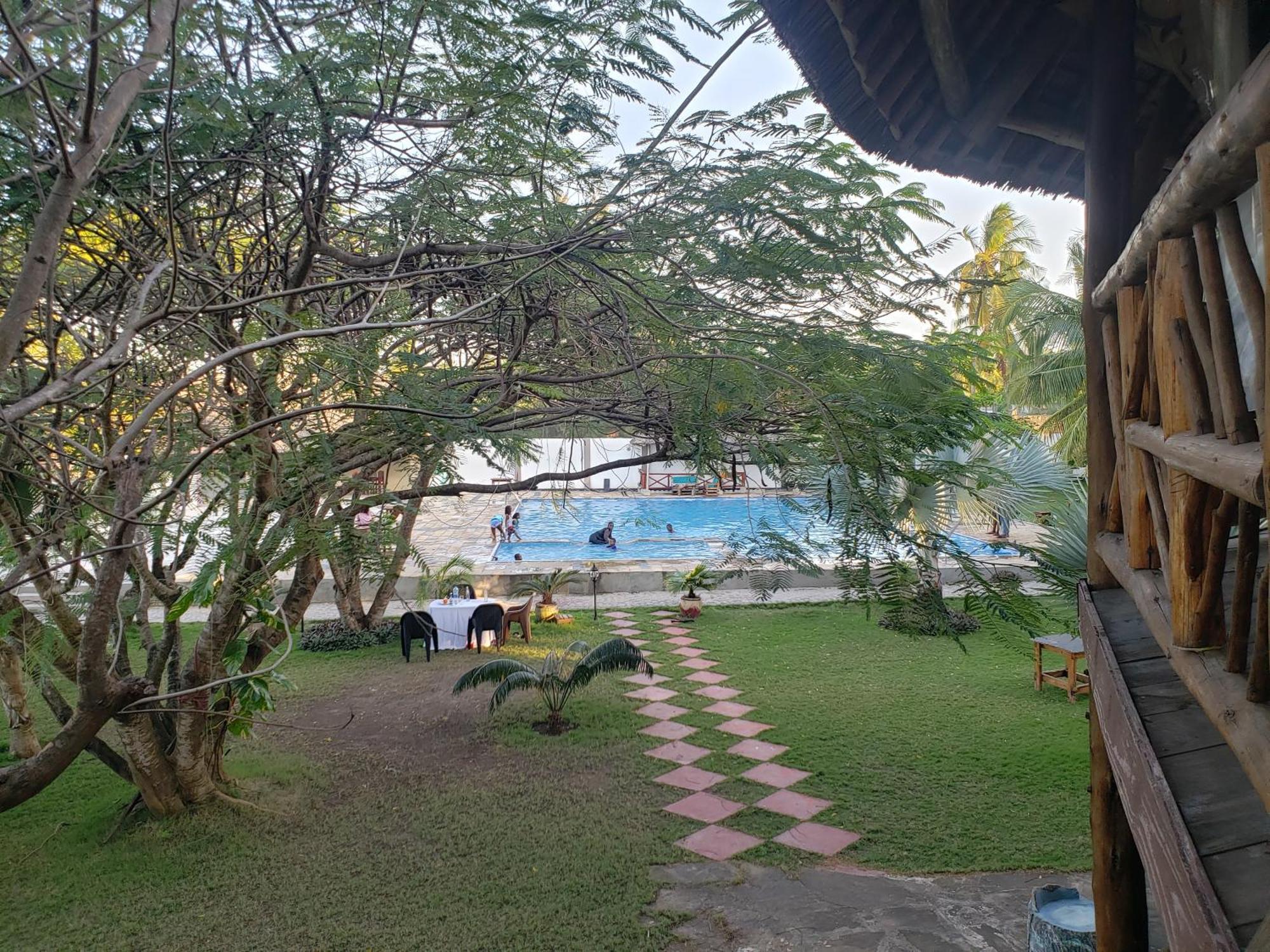 דאר א-סאלאם Kwa Mama Village Beach Resort מראה חיצוני תמונה