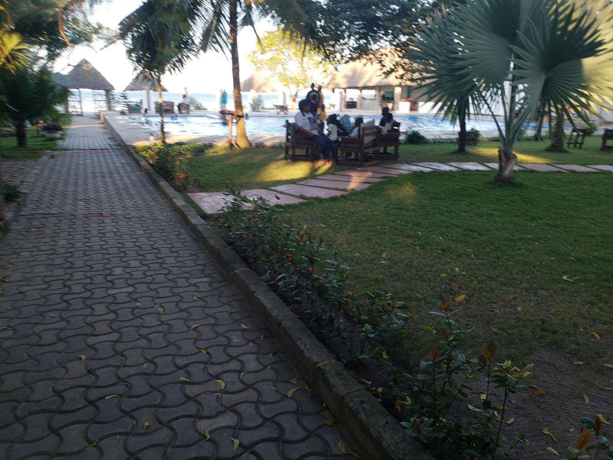 דאר א-סאלאם Kwa Mama Village Beach Resort מראה חיצוני תמונה